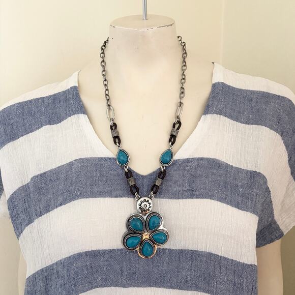 Faux Turquoise and Silver Tone Chunky Statement Necklace Bohemian Southwestern - Picture 1 of 9